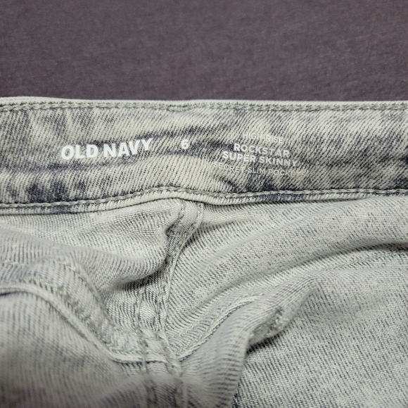 Slightly used Old Navy jeans - Picture 2 of 5